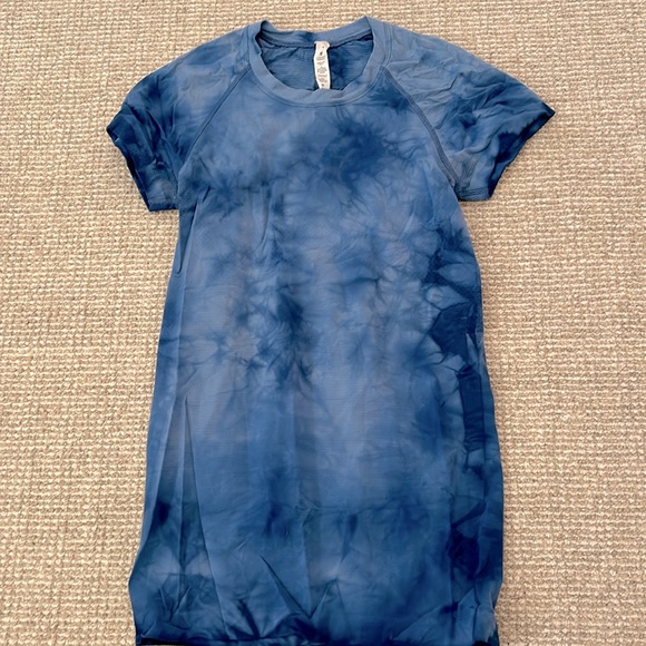 RARE Lululemon Short Sleeve Swiftly Tech in Blue Marble Dye - Picture 2 of 5